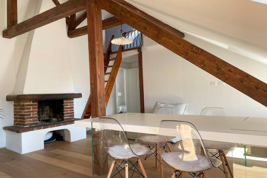 Design Apartment In The Heart Of Bozen Exterior foto