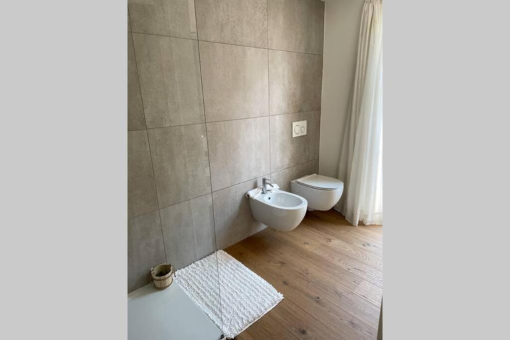 Design Apartment In The Heart Of Bozen Exterior foto