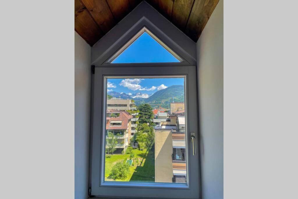 Design Apartment In The Heart Of Bozen Exterior foto